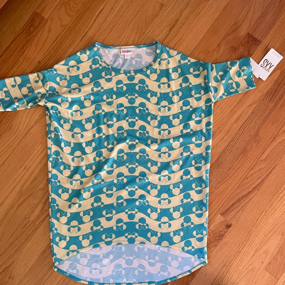 - LulaRoe Disney  Collection Classic T  featuring Mickey Mouse size XXS